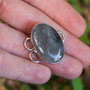 Pandantiv quartz turmalinat in rama argintata