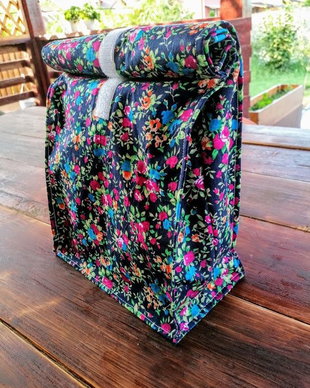 Lunchbag lavabil - gentuță pt prânz - FLORICELE PE NEGRU