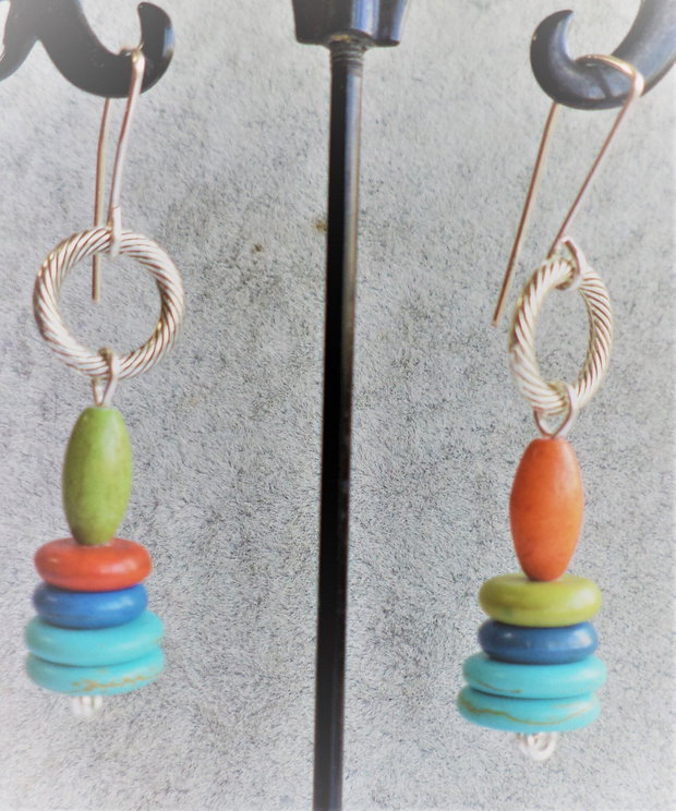 Cercei handmade din turcoaz si howlit