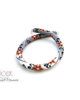 Colier handmade,crosetat cu margele de nisip - Stelute de Sarbatori