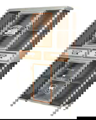 Vitrina industriala din lemn masiv cu decoratiuni metalice