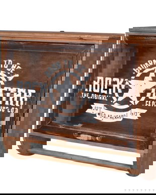 Bufetel de perete din lemn masiv maro cu sticla