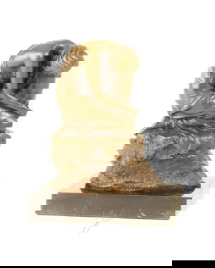 Tanara sezand- statueta din bronz pe un soclu din marmura