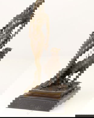 Cleopatra cu pantera-statueta din bronz pe un soclu din marmura