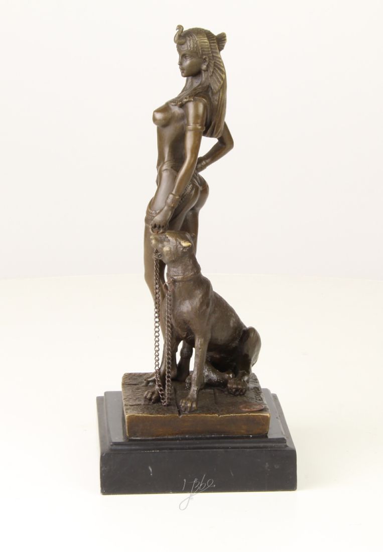 Cleopatra cu pantera-statueta din bronz pe un soclu din marmura