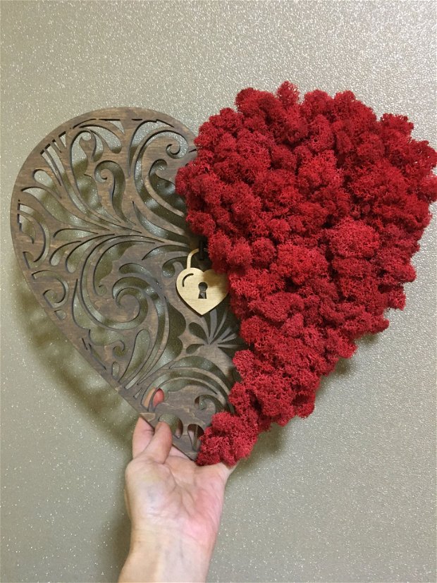 Decoratiune inima cu licheni stabilizati