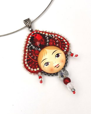 Rezervat Colier - Lili Doll din Colectia Papusilor de Basm