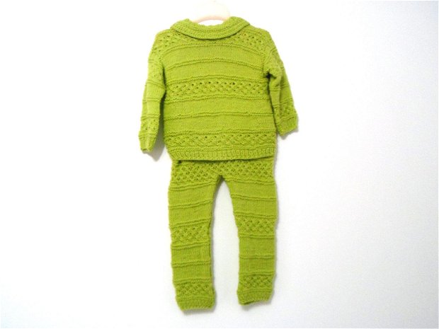 Costumas tricotat verde