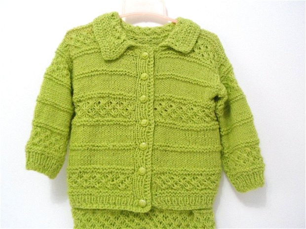 Costumas tricotat verde