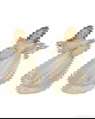 O pereche de sfesnice din portelan cu ingerasi