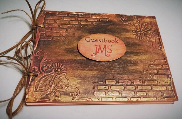 Guestbook / carte de oaspeti / jurnal cu aspect rustic, coperti din lemn si pagini cartonate, personalizate