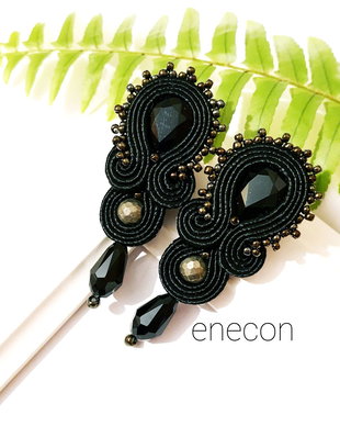 Cercei negri pe lob, cercei soutache