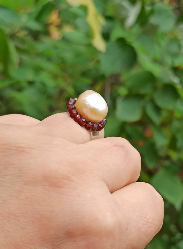 REZERVAT Set colier și inel din perle Kasumi, granat si argint
