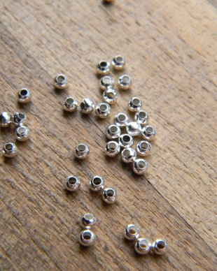 Margele argintii 2,5 mm (10 gr.) (PM1)