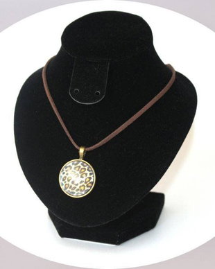 Colier cu pandativ animal print