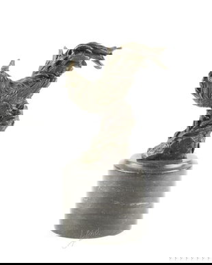 Pereche de porumbei-statueta din bronz pe un soclu din marmura