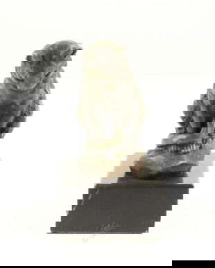 Pisicuta sezand-statueta din bronz pe un soclu din marmura