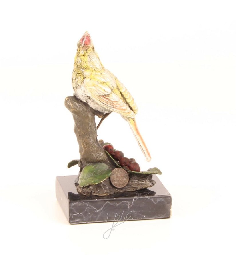 Pasare cardinal- statueta din bronz pe un soclu din marmura