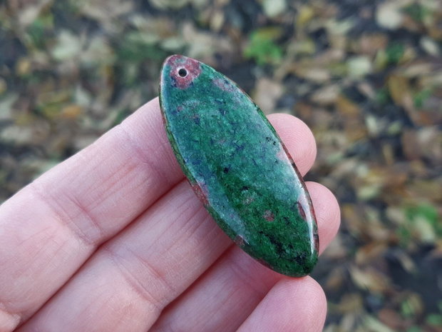 Pandant ruby in fuchsite