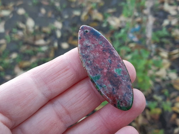 Pandant ruby in fuchsite