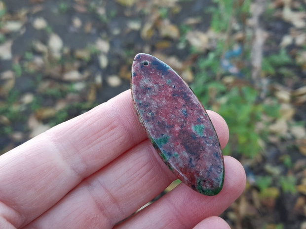 Pandant ruby in fuchsite
