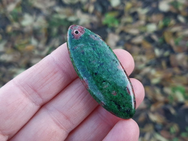 Pandant ruby in fuchsite