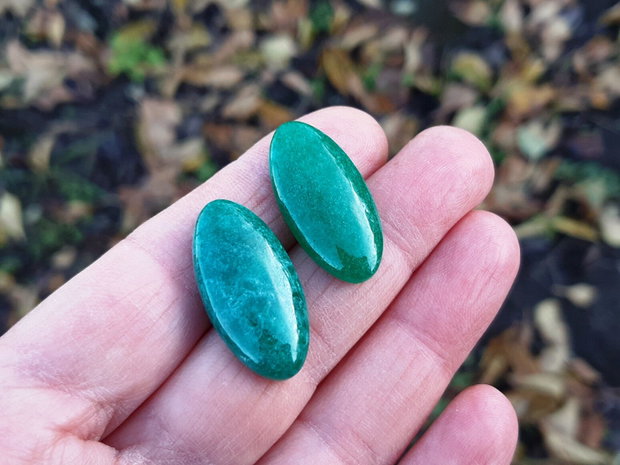 Cabochon jad