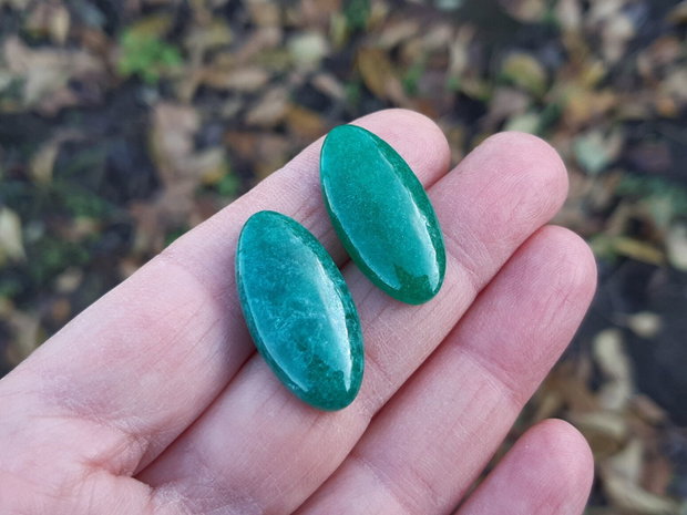 Cabochon jad