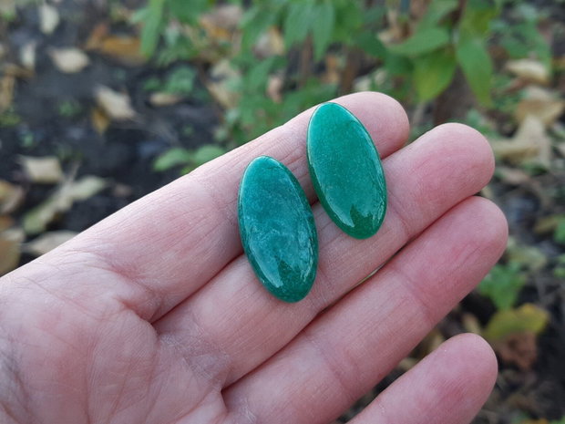 Cabochon jad