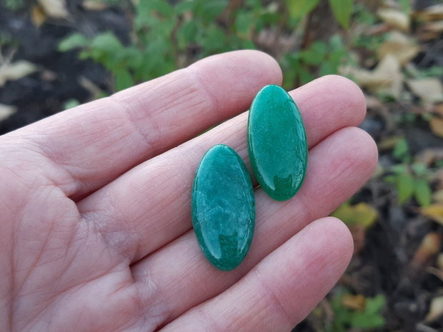 Cabochon jad