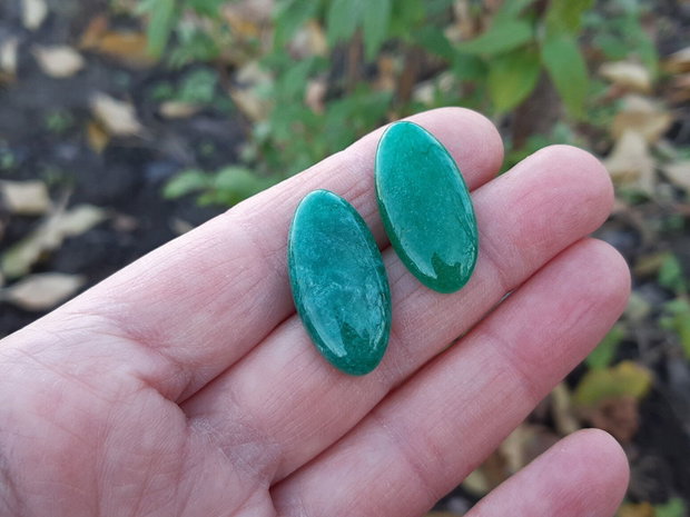 Cabochon jad