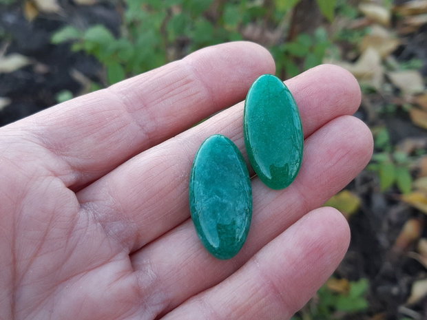 Cabochon jad