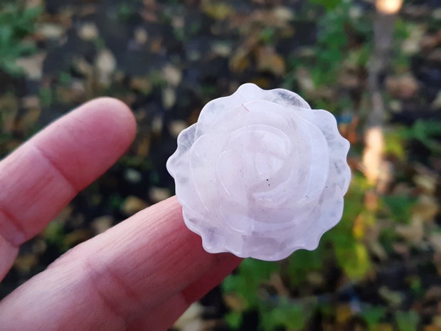 Pandant sculptat rose quartz