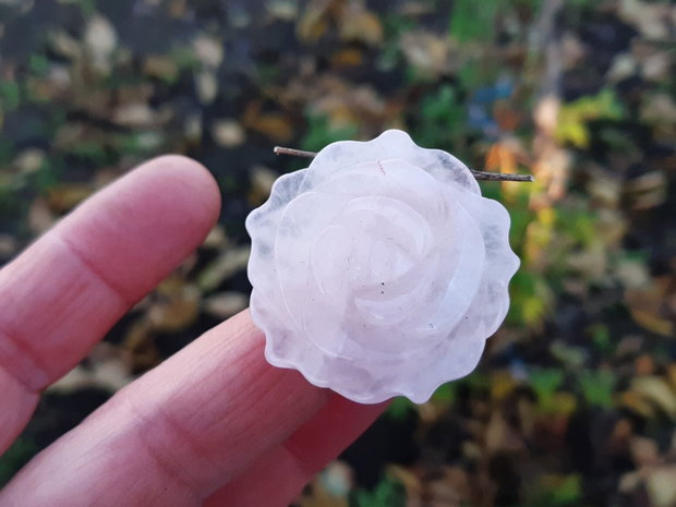 Pandant sculptat rose quartz