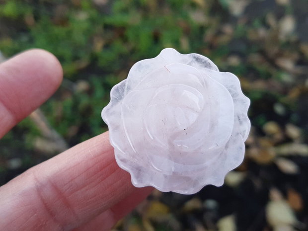 Pandant sculptat rose quartz