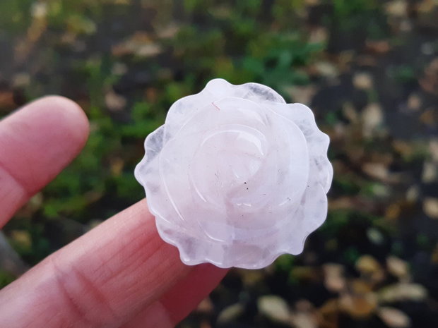 Pandant sculptat rose quartz