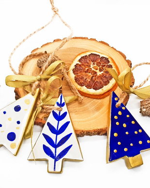 Glamour Christmas Box -Brazi- Trei globuri din praf ceramic pictate cu foita de aur lichida