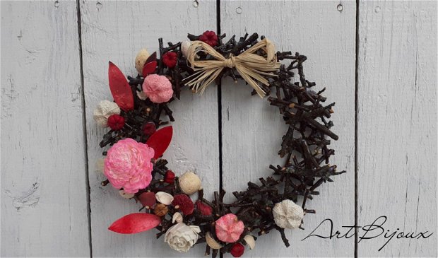 Cadouri Crăciun -Coroniță decorativă pentru Ușă, materiale naturale, Roz fuchsia, 26 cm
