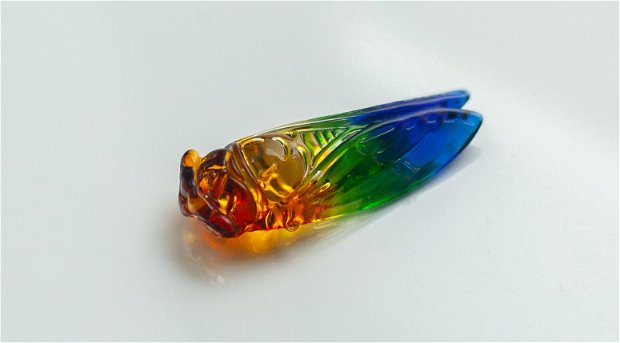 Cicada - pandantiv din sticla multicolora