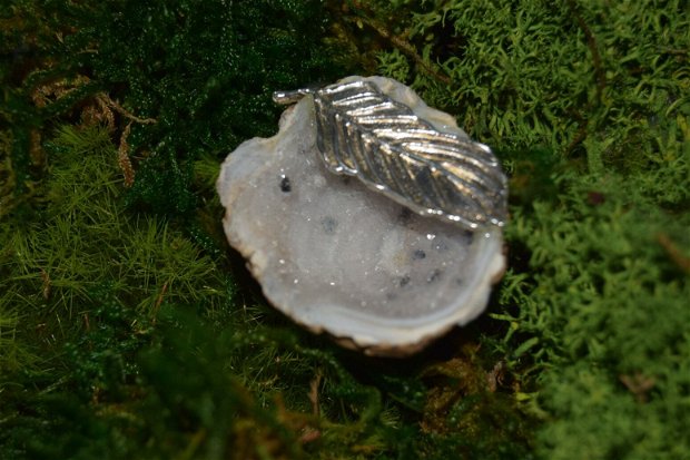 Pandantiv unicat din geoda agat cu cristal de cuart si argint