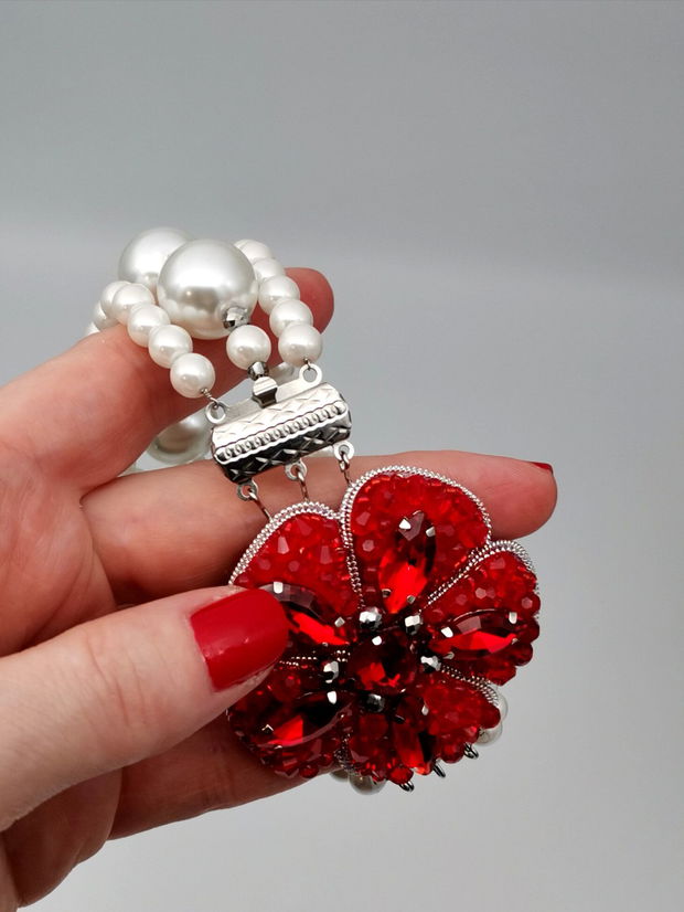 Vandut Bratra Red & Pearls