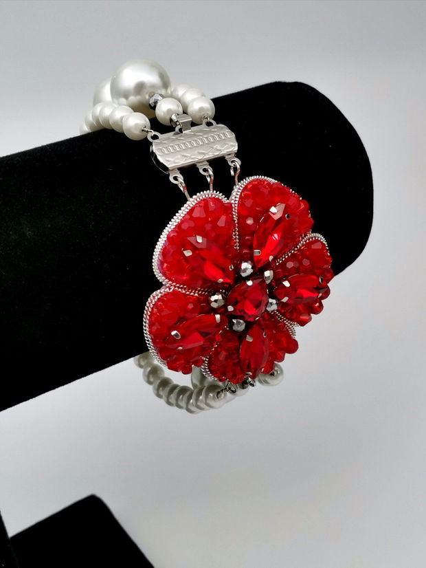 Vandut Bratra Red & Pearls