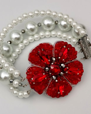Vandut Bratra Red & Pearls