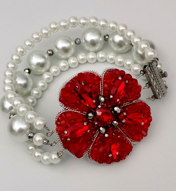 Vandut Bratra Red & Pearls