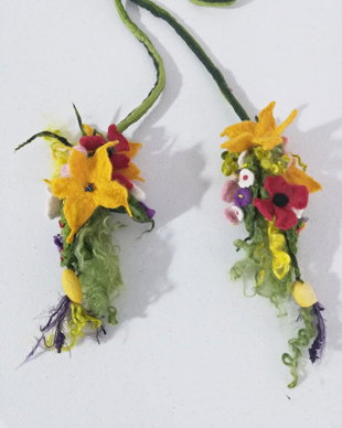 Colier/ Cordon cu floricele multicolore impaslite
