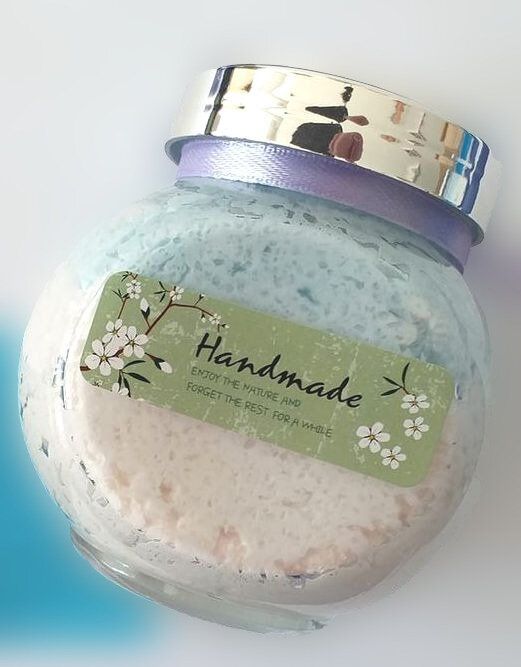 Scrub (exfoliant) spumant pentru corp cu zahar si tamaie