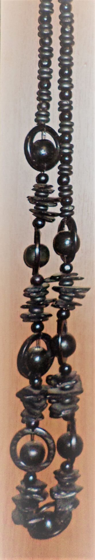 Colier handmade din margele de cocossi brad negre