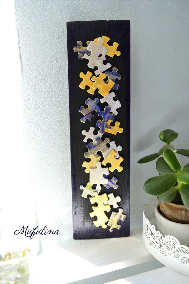 Decoratiune cu piese de puzzle