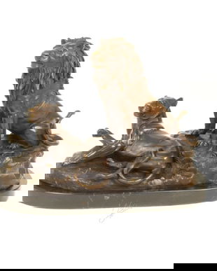 Leul si leoaica-statueta din bronz pe un soclu din marmura