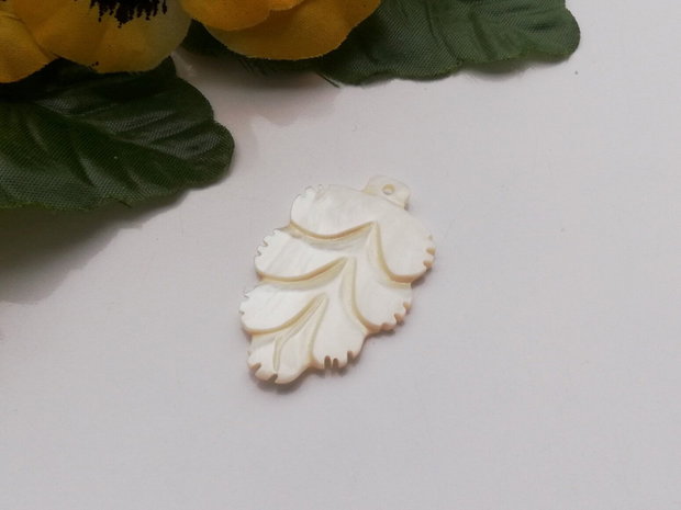 Pandant  frunza shell